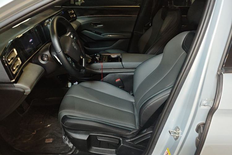 Used BYD Qin L 2025 DM-i Smart Drive 80KM Leading Model Left Front Seat