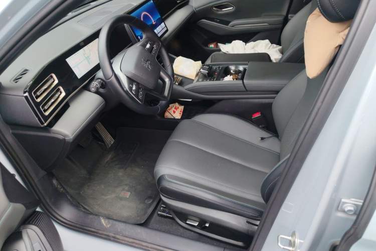 Used BYD Qin L 2025 DM-i Smart Drive 120KM Leading Model Left Front Seat