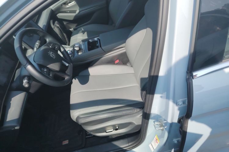 Used BYD Qin L 2025 DM-i Smart Drive 120KM Superior Model Left Front Seat