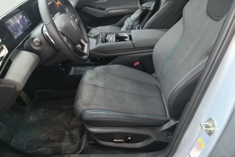 Used BYD Qin L 2025 DM-i Smart Drive 120KM Excellence Model Left Front Seat