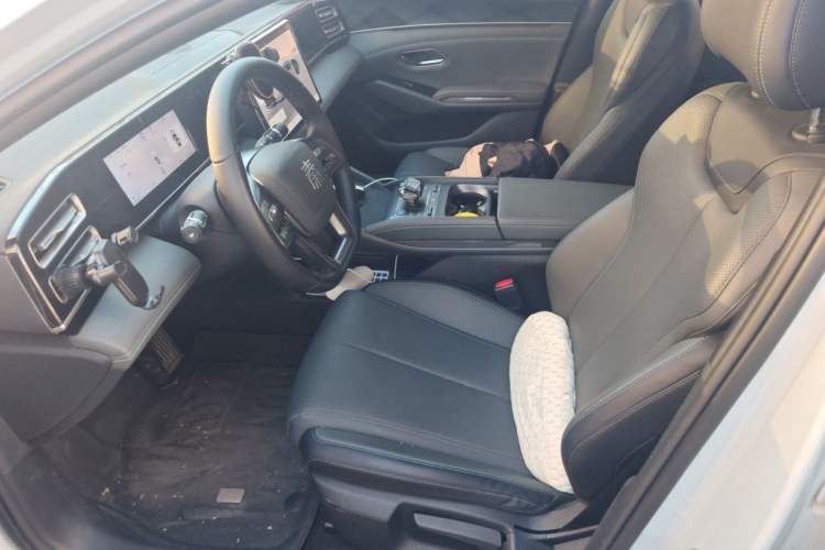 Used BYD Qin L 2025 DM-i Smart Drive 80KM Leading Model Left Front Seat