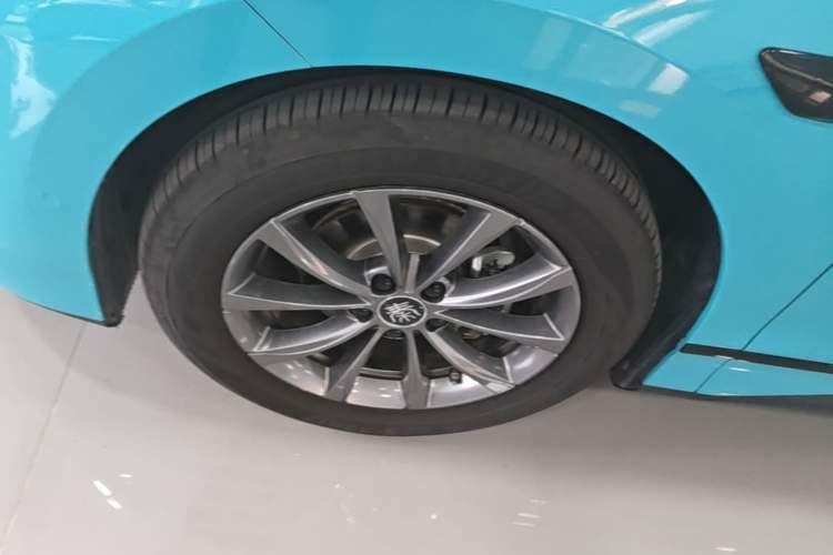 Used BYD Qin L 2025 EV 545KM Beyond Version Left Front Wheel Hub