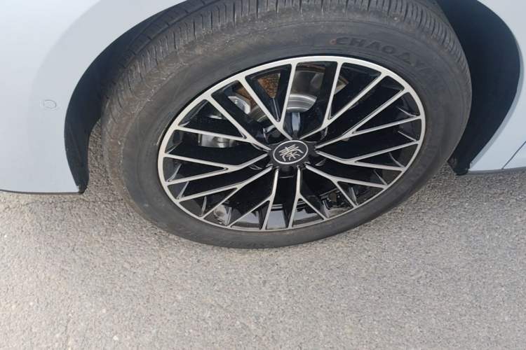 Used BYD Qin L 2025 DM-i Smart Drive 120KM Excellence Model Left Front Wheel Hub