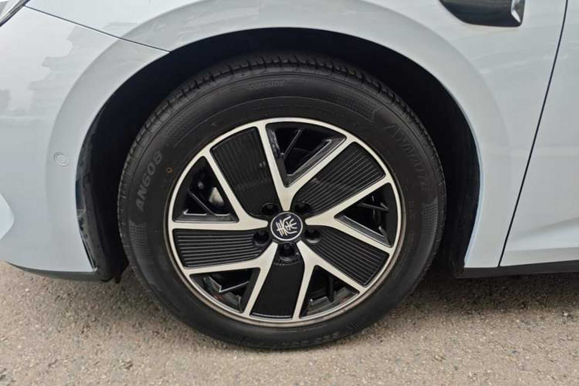 Used BYD Qin L 2025 DM-i Smart Drive 80KM Superior Model Left Front Wheel Hub
