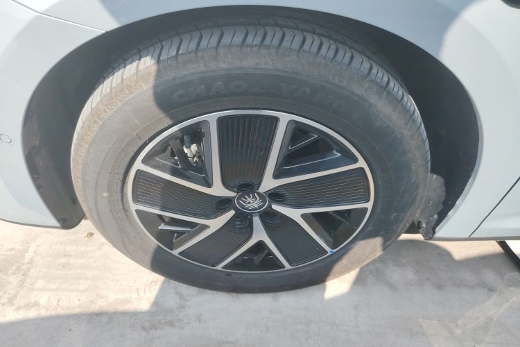 Used BYD Qin L 2025 DM-i Smart Drive 120KM Superior Model Left Front Wheel Hub