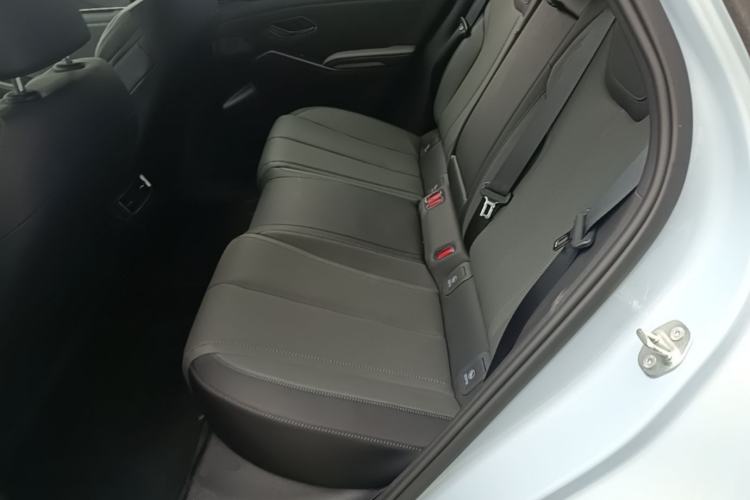Used BYD Qin L 2025 DM-i Smart Drive 120KM Superior Model Left Rear Seat