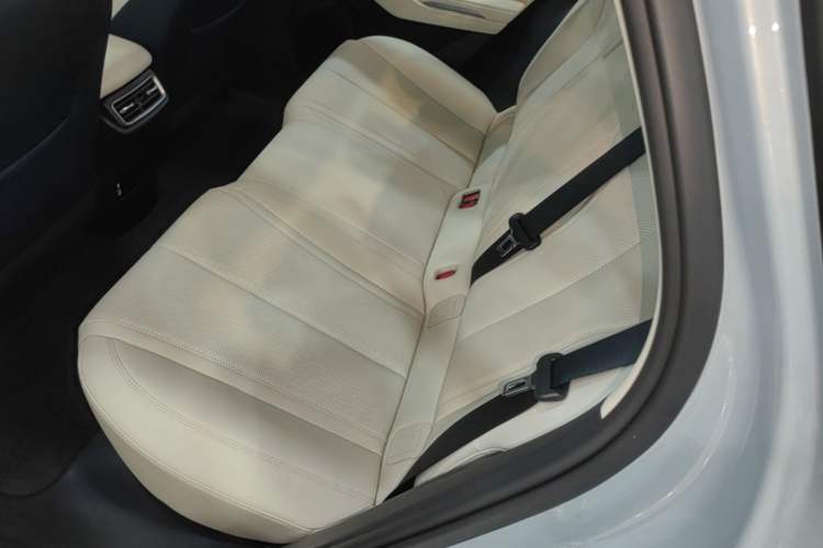 Used BYD Qin L 2025 DM-i Smart Drive 80KM Superior Model Left Rear Seat