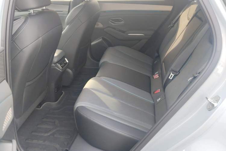 Used BYD Qin L 2025 DM-i Smart Drive 120KM Excellence Model Left Rear Seat