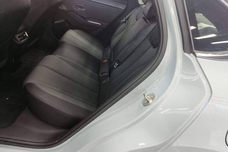 Used BYD Qin L 2025 DM-i Smart Drive 120KM Superior Model Left Rear Seat