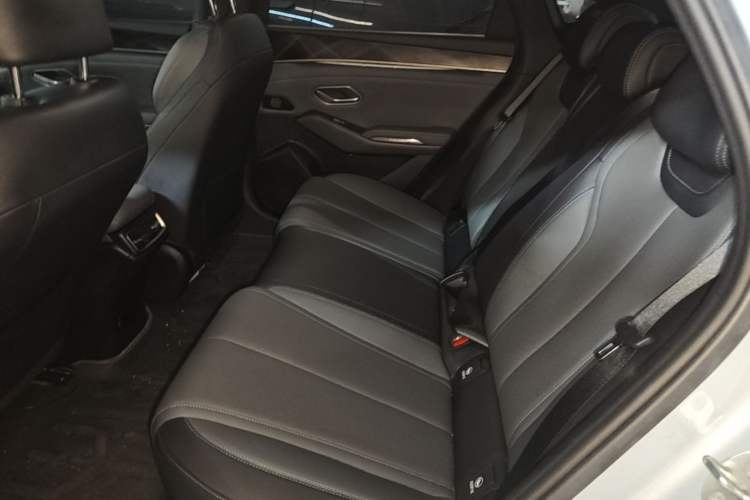 Used BYD Qin L 2025 DM-i Smart Drive 80KM Leading Model Left Rear Seat
