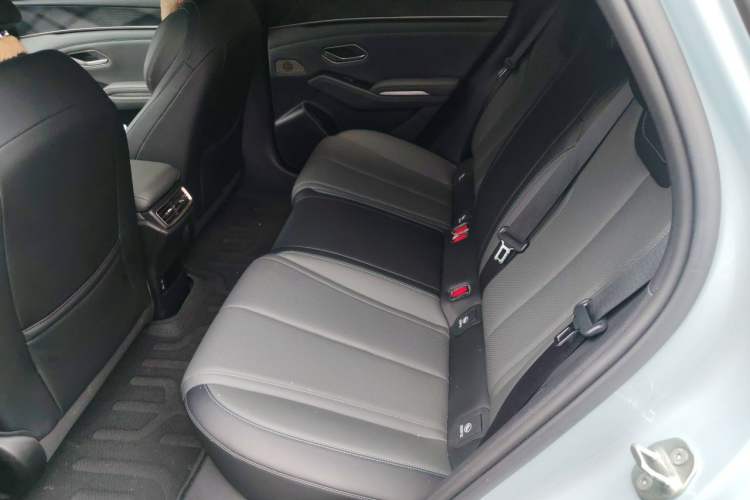 Used BYD Qin L 2025 DM-i Smart Drive 120KM Leading Model Left Rear Seat