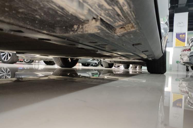 Used BYD Qin L 2025 DM-i Smart Drive 120KM Superior Model Left Side Sill