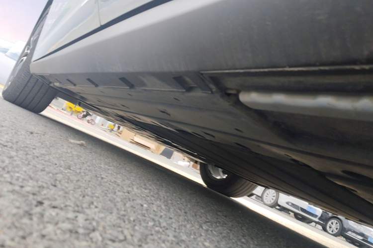 Used BYD Qin L 2025 DM-i Smart Drive 120KM Excellence Model Left Side Sill