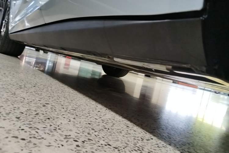 Used BYD Qin L 2025 DM-i Smart Drive 120KM Superior Model Left Side Sill