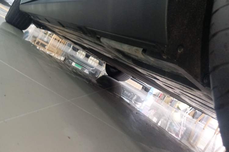 Used BYD Qin L 2025 DM-i Smart Drive 120KM Superior Model Left Side Sill