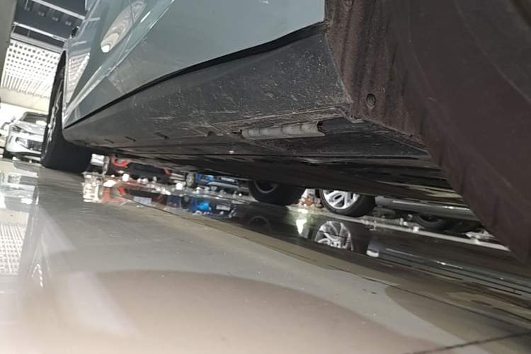 Used BYD Qin L 2025 DM-i Smart Drive 120KM Superior Model Left Side Sill