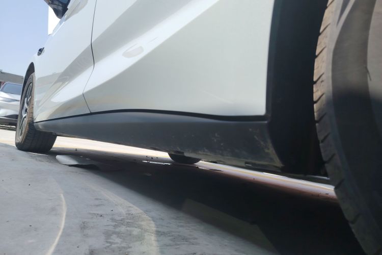 Used BYD Qin L 2025 DM-i Smart Drive 120KM Superior Model Left Side Sill