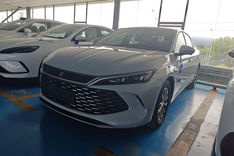 BYD Qin L 2025 DM-i Smart Drive 80KM Leading Model