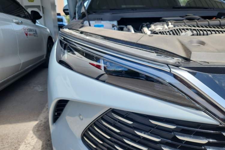 Used BYD Qin L 2025 DM-i Smart Drive 120KM Excellence Model Right Front Headlight