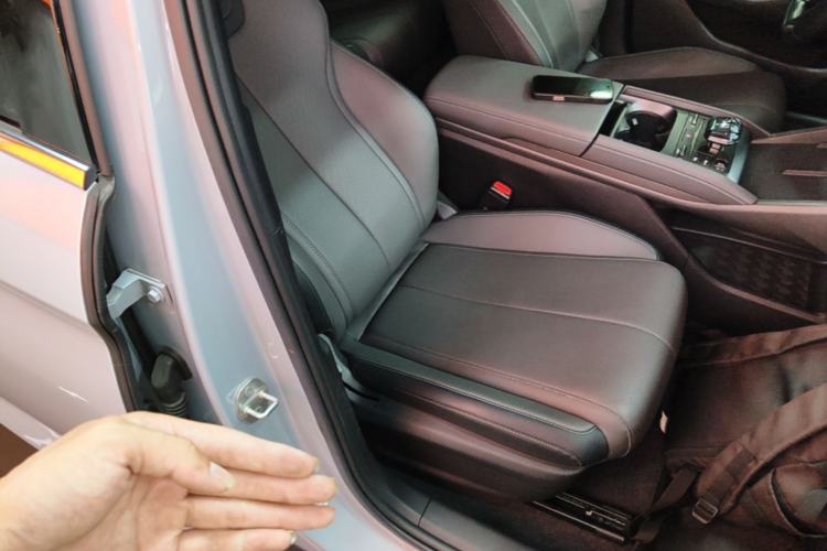 Used BYD Qin L 2025 DM-i Smart Drive 80KM Leading Model Right Front Seat