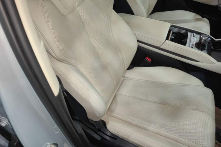 Used BYD Qin L 2025 DM-i Smart Drive 80KM Superior Model Right Front Seat