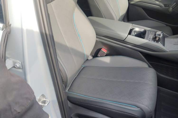 Used BYD Qin L 2025 DM-i Smart Drive 120KM Excellence Model Right Front Seat