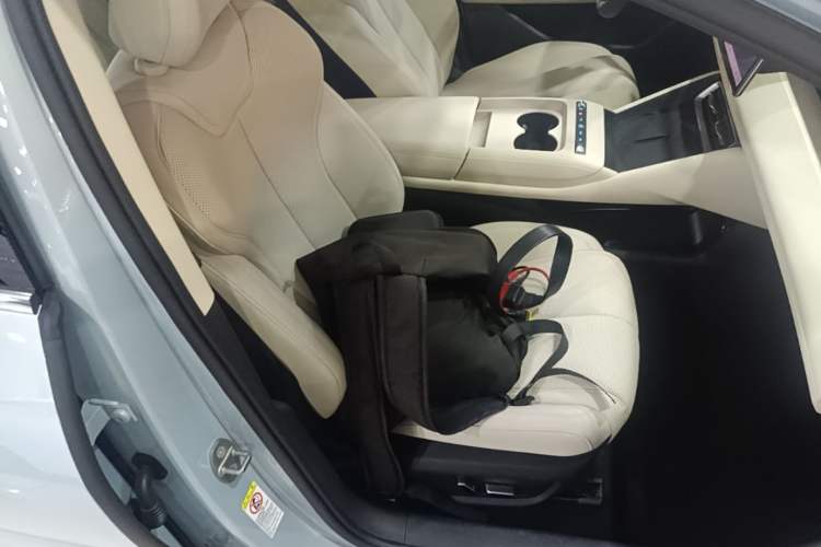 Used BYD Qin L 2025 EV 545KM Beyond Version Right Front Seat