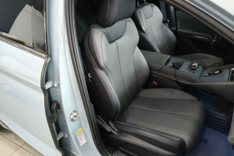 Used BYD Qin L 2025 DM-i Smart Drive 80KM Leading Model Right Front Seat