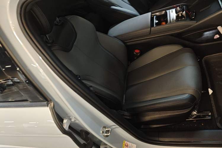 Used BYD Qin L 2025 DM-i Smart Drive 80KM Leading Model Right Front Seat