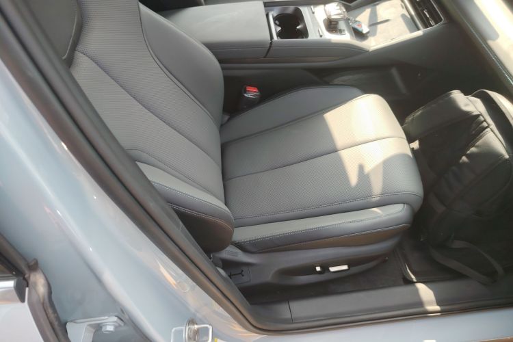 Used BYD Qin L 2025 DM-i Smart Drive 120KM Superior Model Right Front Seat