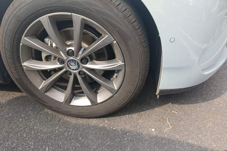 Used BYD Qin L 2025 EV 545KM Beyond Version Right Front Wheel Hub