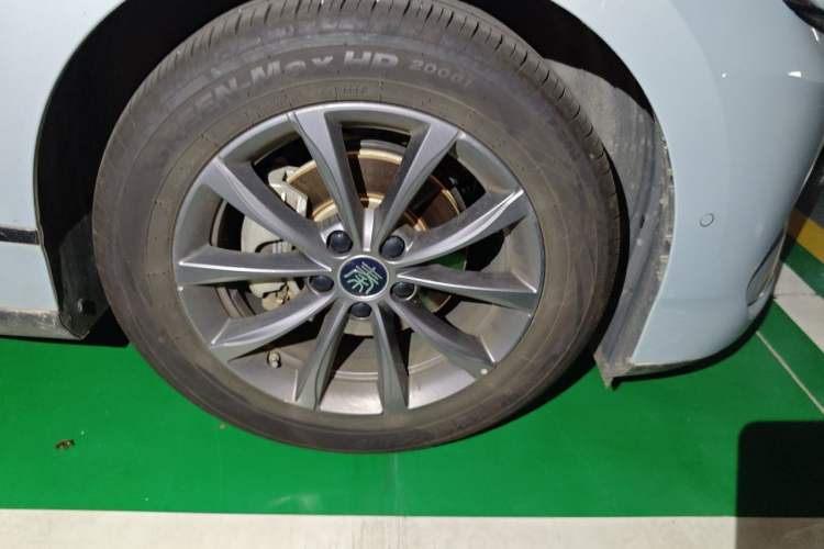 Used BYD Qin L 2025 EV 470KM Leading Edition Right Front Wheel Hub