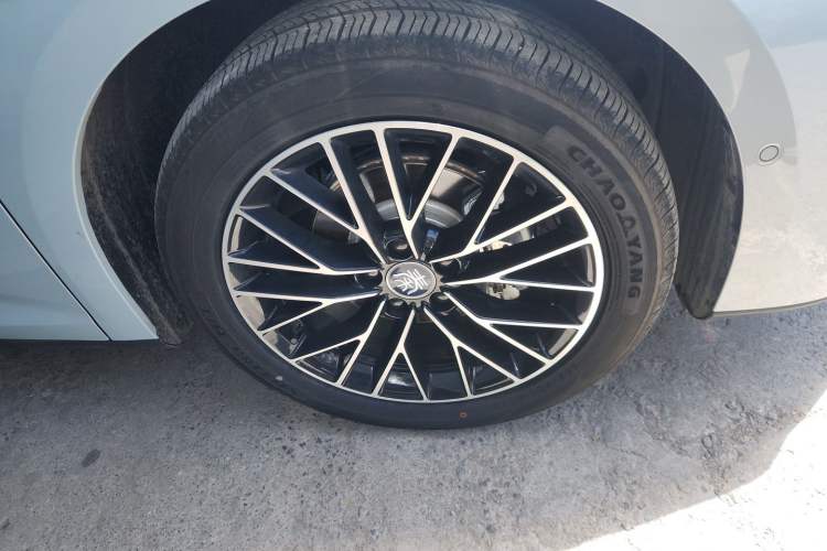Used BYD Qin L 2025 DM-i Smart Drive 120KM Excellence Model Right Front Wheel Hub