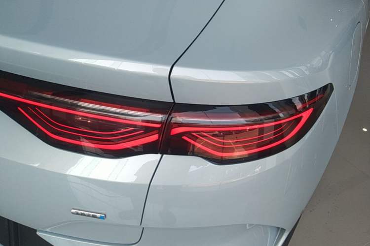 Used BYD Qin L 2025 EV 470KM Leading Edition Right Rear Taillight