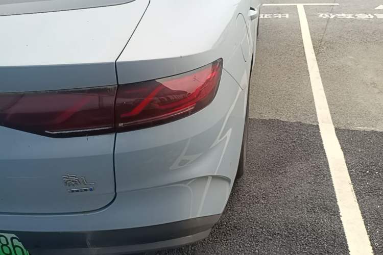 Used BYD Qin L 2025 DM-i Smart Drive 120KM Superior Model Right Rear Taillight