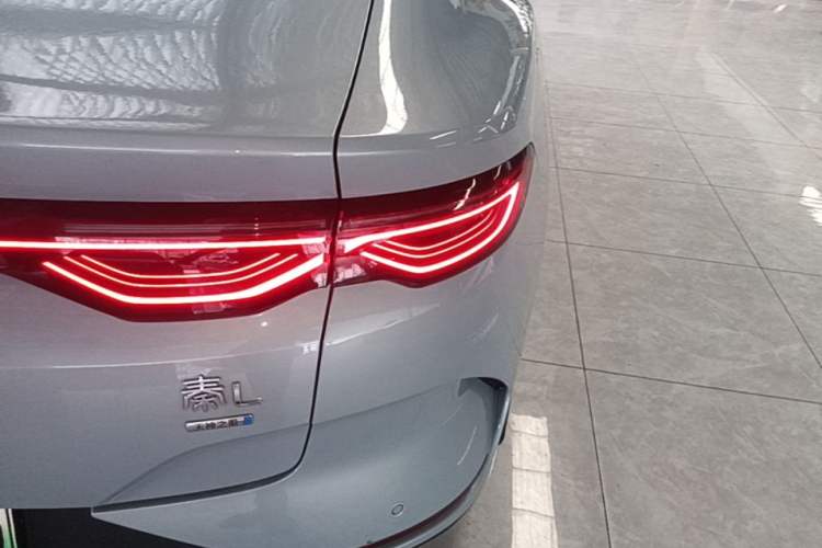 Used BYD Qin L 2025 EV 545KM Beyond Version Right Rear Taillight