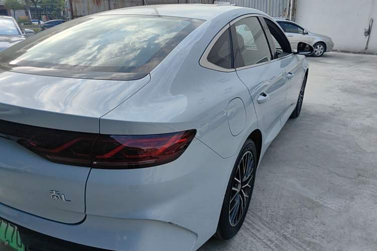 Used BYD Qin L 2025 DM-i Smart Drive 120KM Superior Model Right Rear Taillight