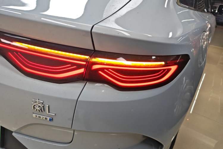 Used BYD Qin L 2025 EV 545KM Beyond Version Right Rear Taillight