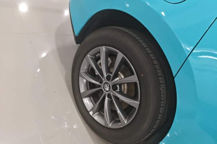 Used BYD Qin L 2025 EV 545KM Beyond Version Right Rear Wheel Hub