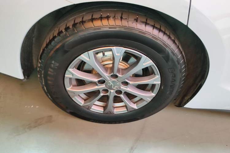 Used BYD Qin L 2025 DM-i Smart Drive 80KM Leading Model Right Rear Wheel Hub