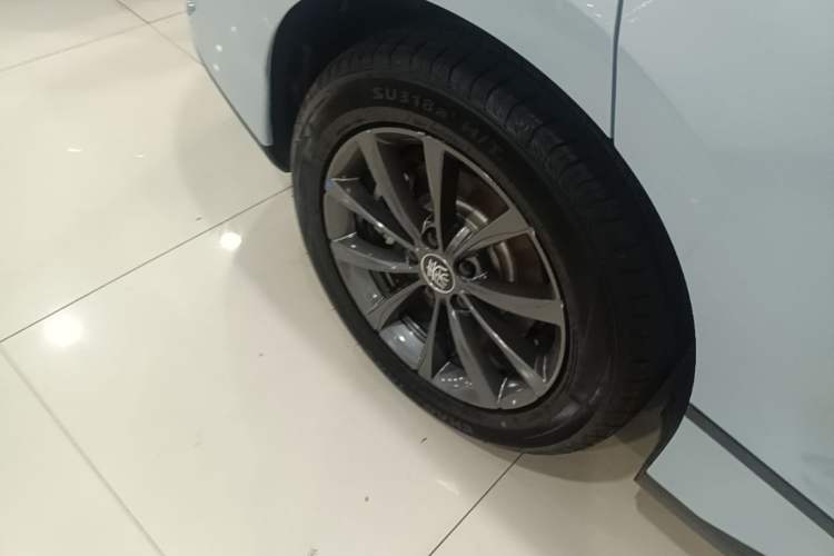 Used BYD Qin L 2025 EV 545KM Beyond Version Right Rear Wheel Hub
