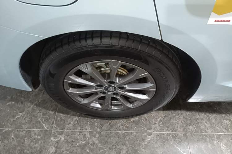 Used BYD Qin L 2025 DM-i Smart Drive 80KM Leading Model Right Rear Wheel Hub