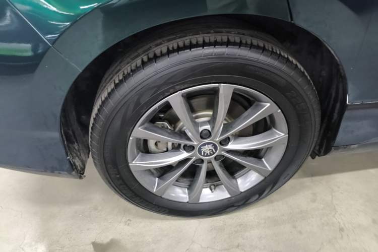 Used BYD Qin L 2025 EV 545KM Beyond Version Right Rear Wheel Hub