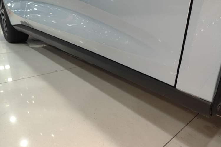 Used BYD Qin L 2025 DM-i Smart Drive 80KM Superior Model Right Side Sill