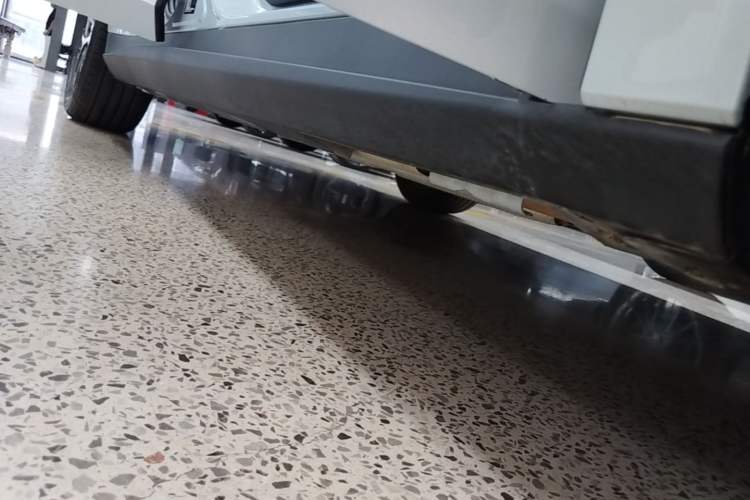 Used BYD Qin L 2025 DM-i Smart Drive 120KM Superior Model Right Side Sill