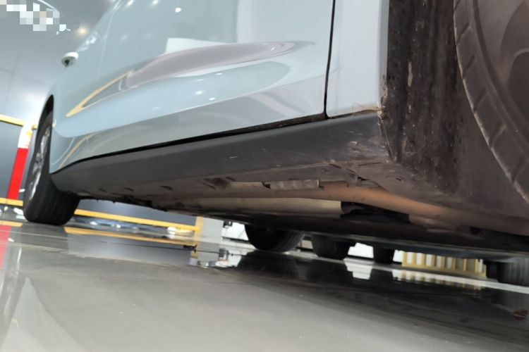 Used BYD Qin L 2025 DM-i Smart Drive 80KM Leading Model Right Side Sill