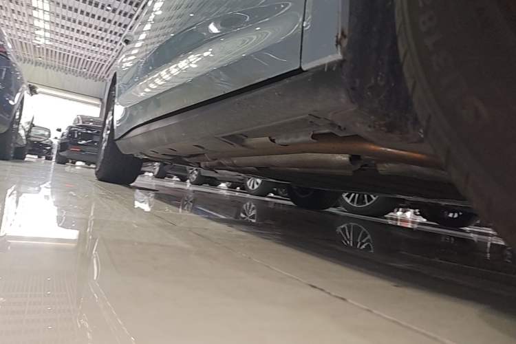 Used BYD Qin L 2025 DM-i Smart Drive 120KM Superior Model Right Side Sill