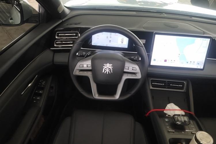 Used BYD Qin L 2025 DM-i Smart Drive 120KM Leading Model Steering Wheel