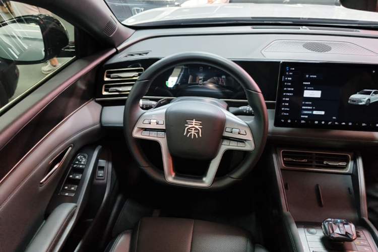 Used BYD Qin L 2025 DM-i Smart Drive 80KM Leading Model Steering Wheel
