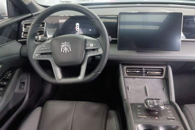 Used BYD Qin L 2025 DM-i Smart Drive 120KM Superior Model Steering Wheel